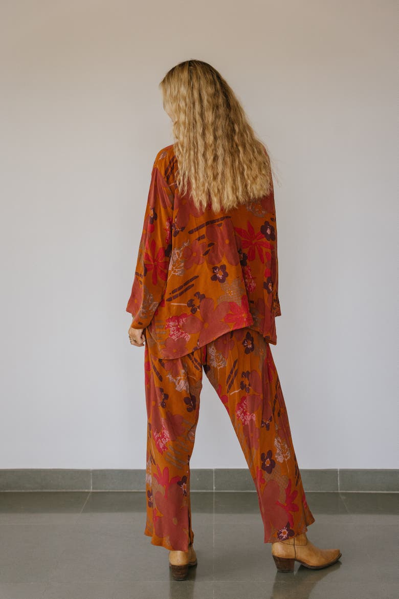 The Set Honey, Alternate, color, Caramel Floral