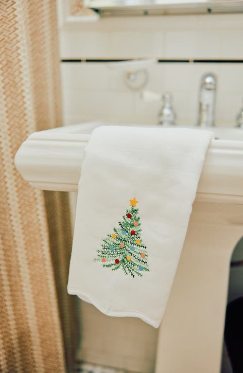 Weezie Set Of 2 Scallop Powder Bath Towels In White