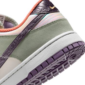 Dunk Low Retro SE Basketball Sneaker
