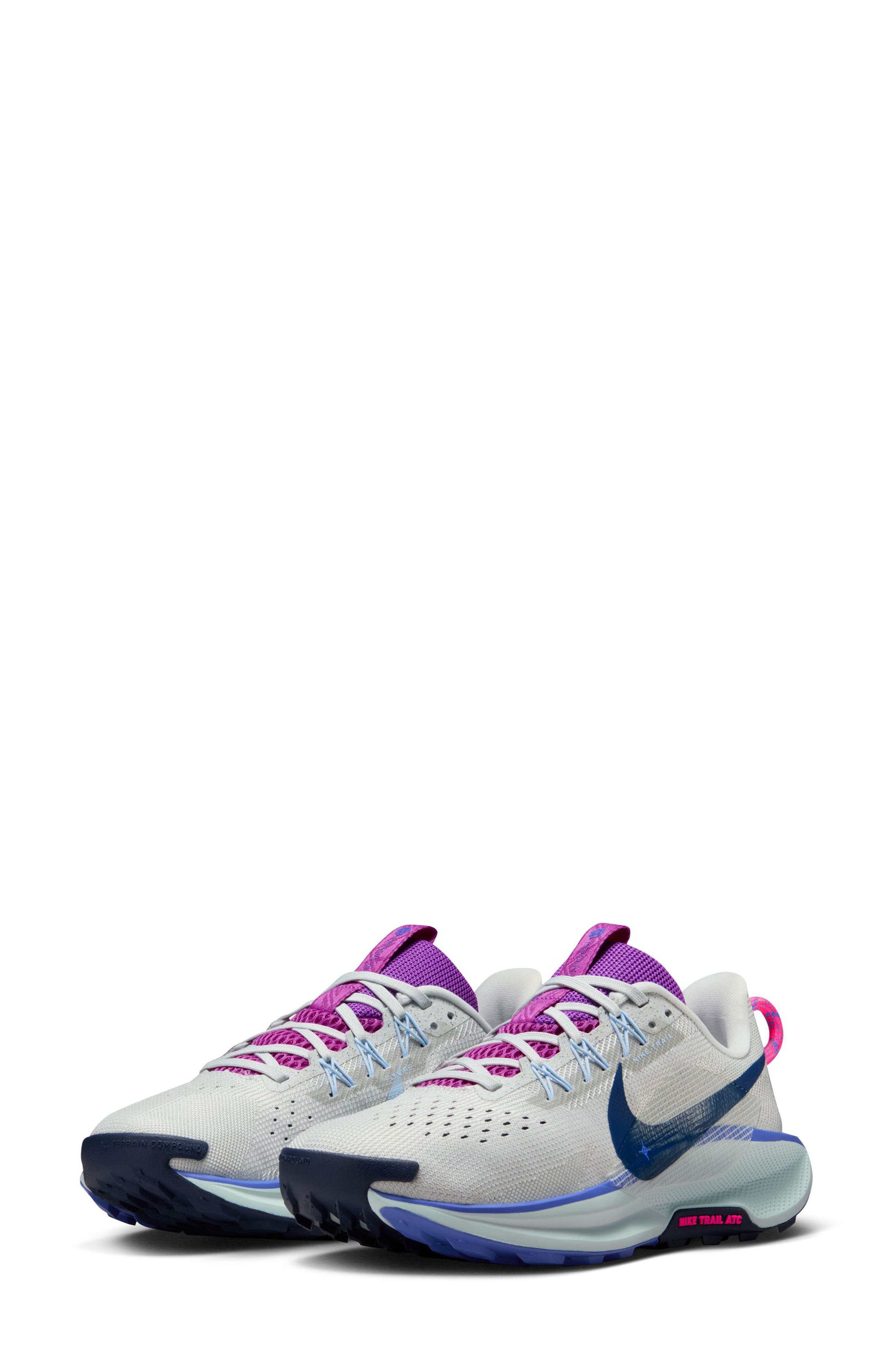 nike stability trainers