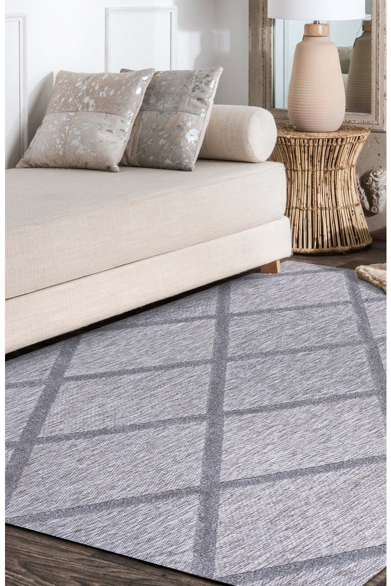 Salines Diamond Trellis Indoor/Outdoor Area Rug, Alternate, color, Light Gray