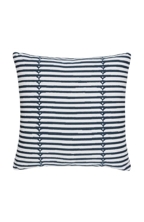 Sincerity Indoor & Outdoor Woven Accent Pillow