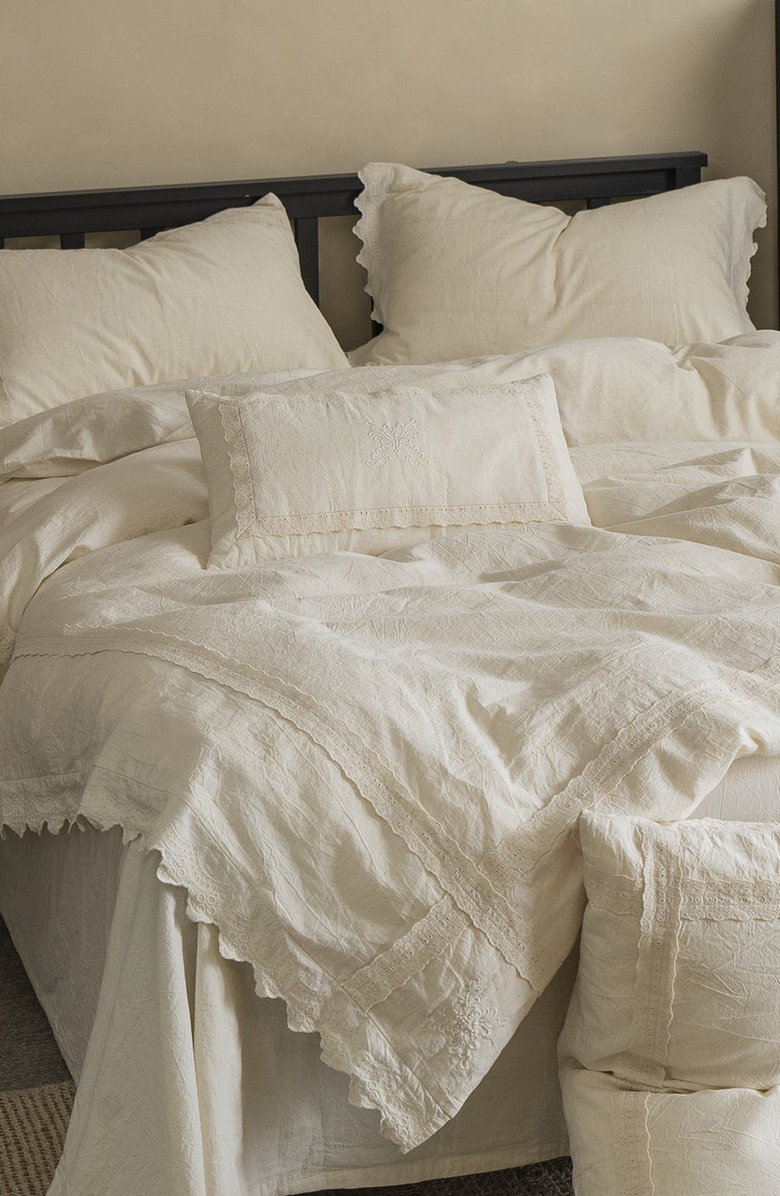 Ever Lasting Esme Linen Cotton Embroidered Floral Bedding Set, Alternate, color, Off-White / Cream