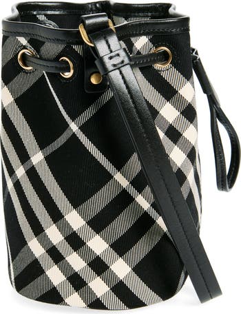ショルダーバッグ・ポシェット BURBERRY Check Drawstring Pouch Burberry Check Drawstring Pouch | Black | FARFETCH