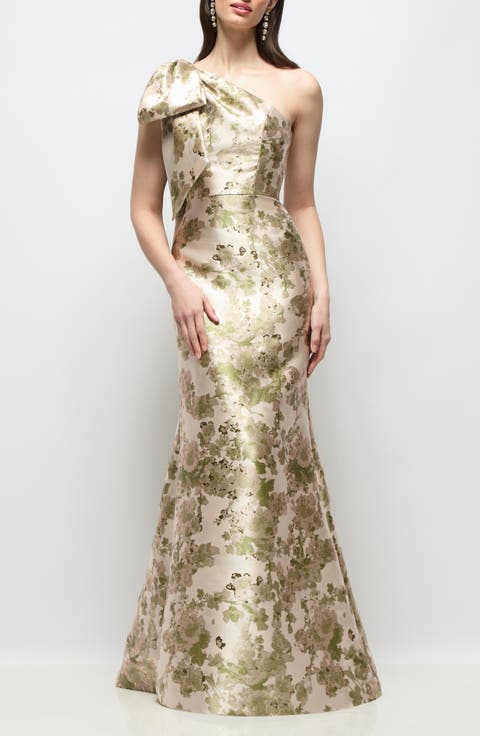 Leanor Metallic Bow Shoulder Trumpet Gown