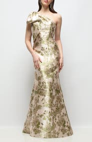 Alfred Sung Leanor Metallic Bow Shoulder Trumpet Gown