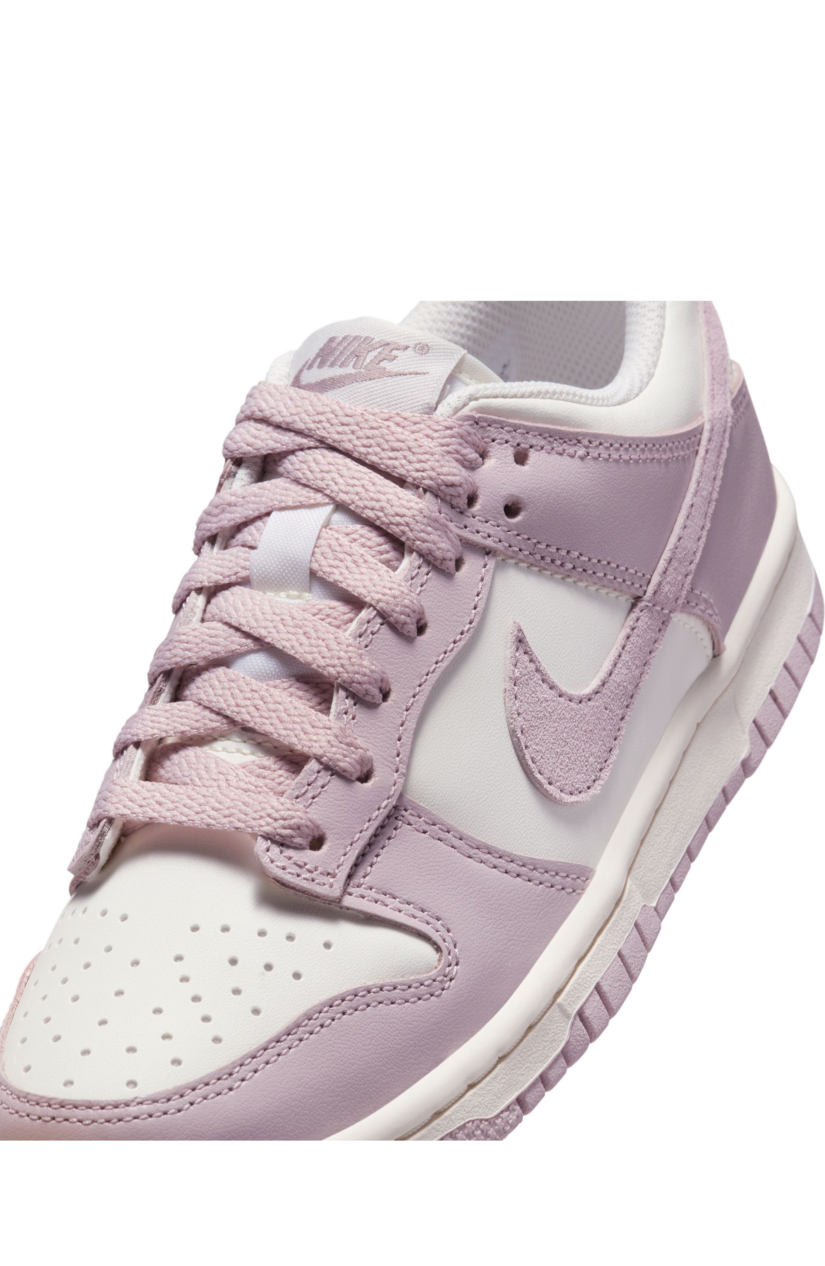 Детские Nike Kids' Dunk Low Basketball Sneaker — фото 7