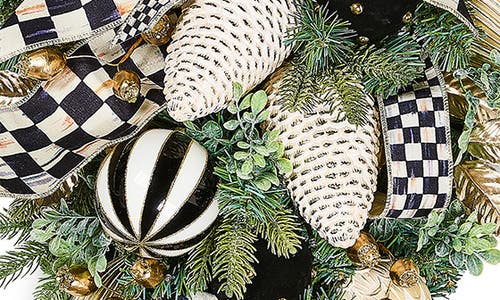 Mackenzie-childs Mackenzie Childs Courtly Noel Illuminated Swag In Green