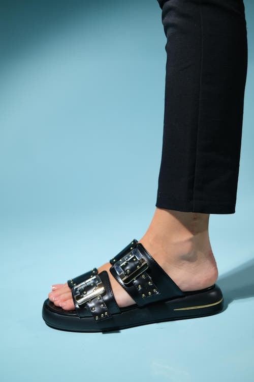 Prologue Shoes Zley Buckle Sandal In Black