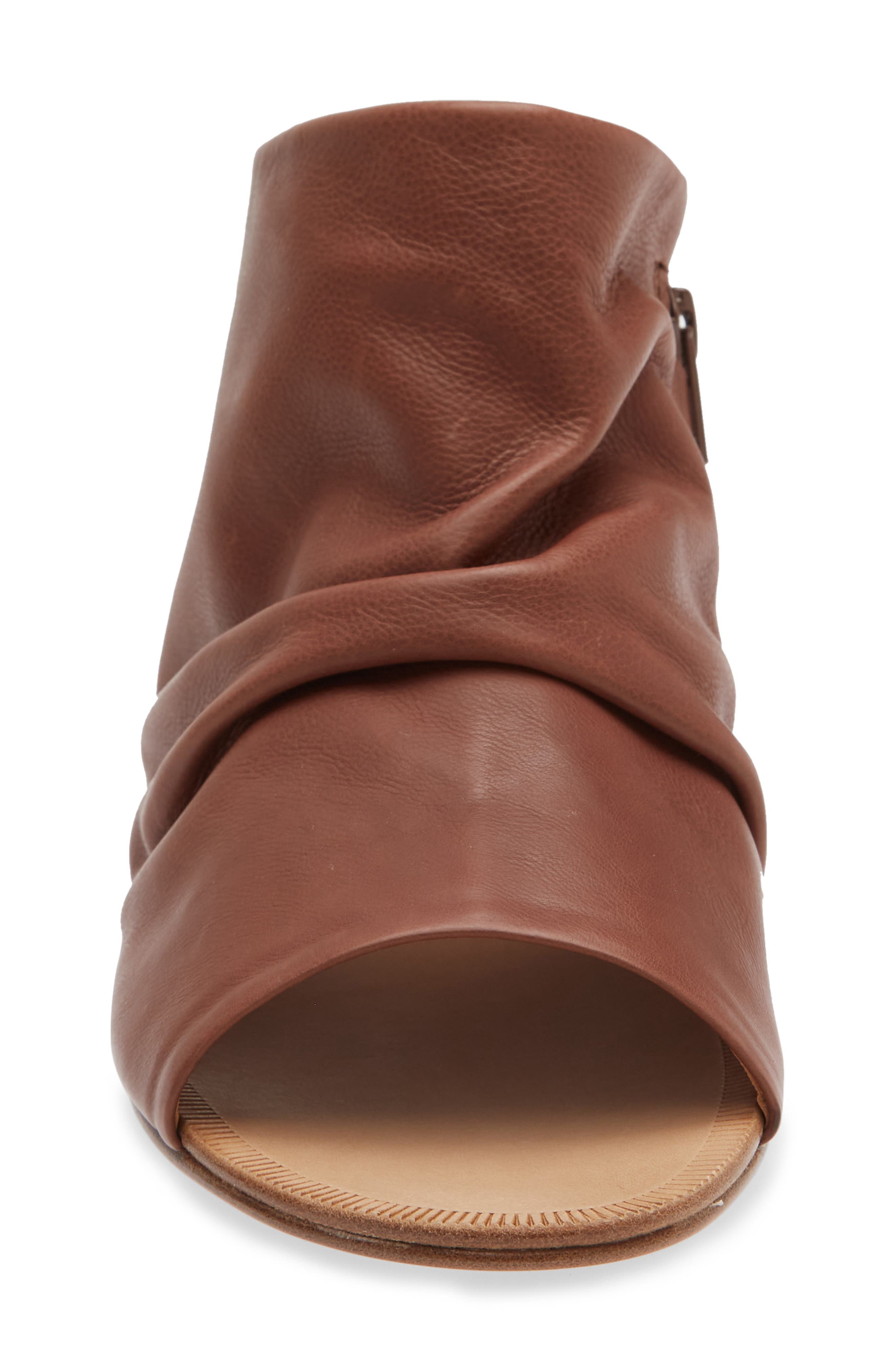 Pedro Garcia Pelaya Sandal, Alternate, color, Raisin Clarabelle Calf