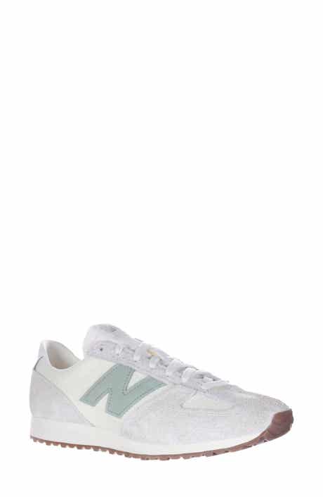 New Balance Gender Neutral 471 Sneaker