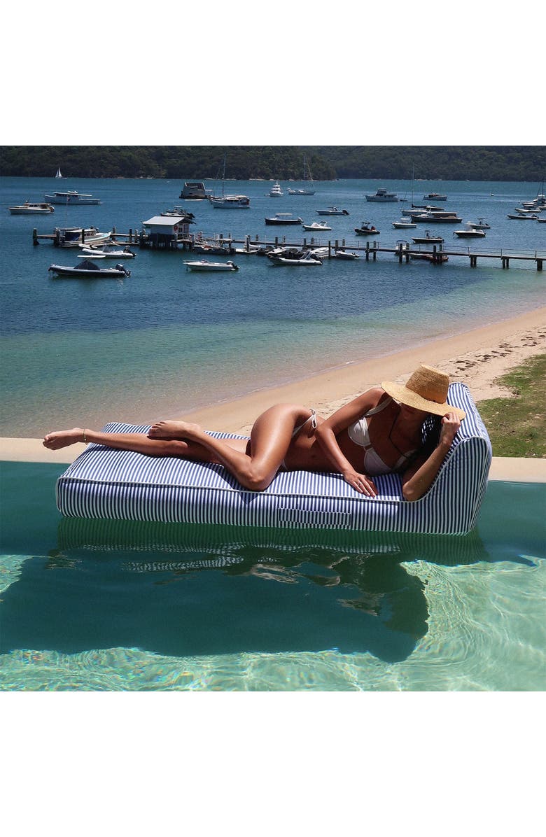 Sunnylife Luxe Lieon Lounger Le Weekend Navy Inflatable Pool Float, Alternate, color, 