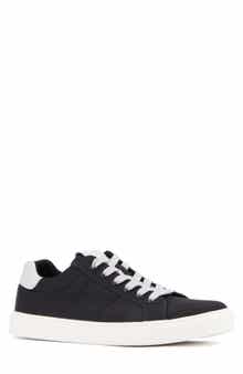 NEW YORK AND COMPANY Brad Low Top Sneaker