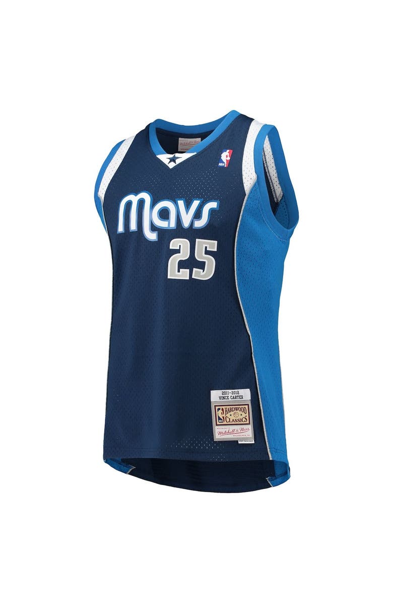 Mitchell & Ness Men's Mitchell & Ness Vince Carter Navy Dallas Mavericks Hardwood Classics Swingman Jersey, Alternate, color, 
