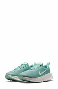 Legend Essential 4 Walking Shoe