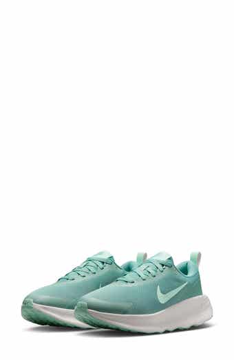 Legend Essential 4 Walking Shoe