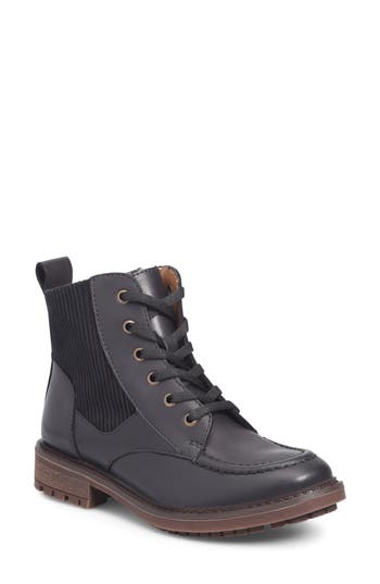 Söfft Lonnie Lug Sole Bootie In Black