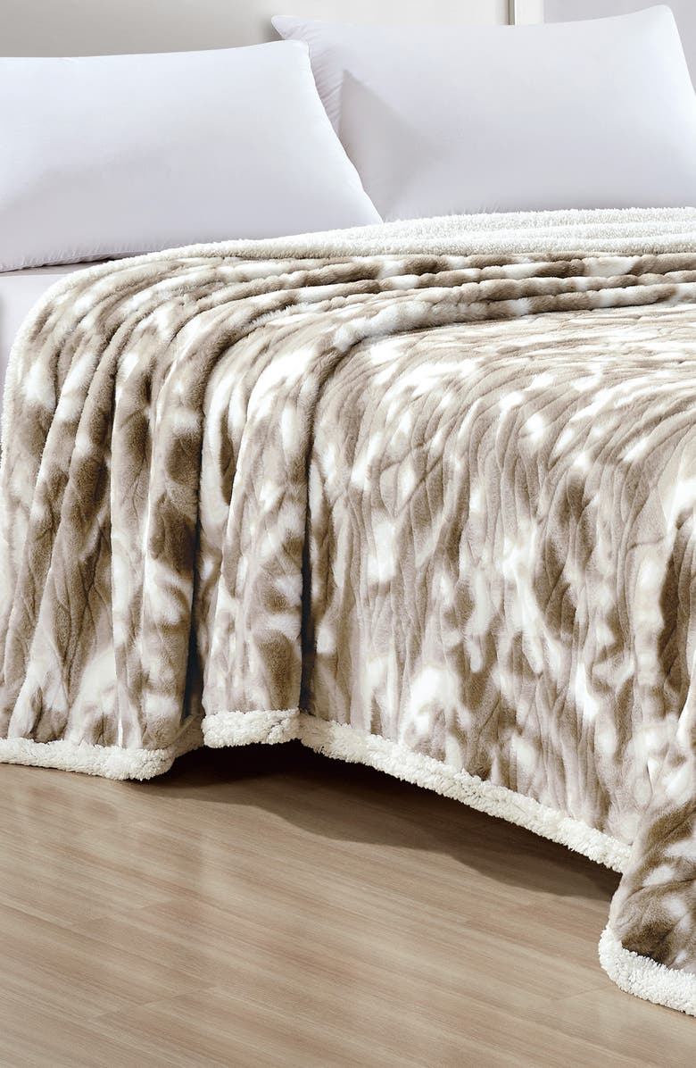 Alaska Faux Fur Blanket