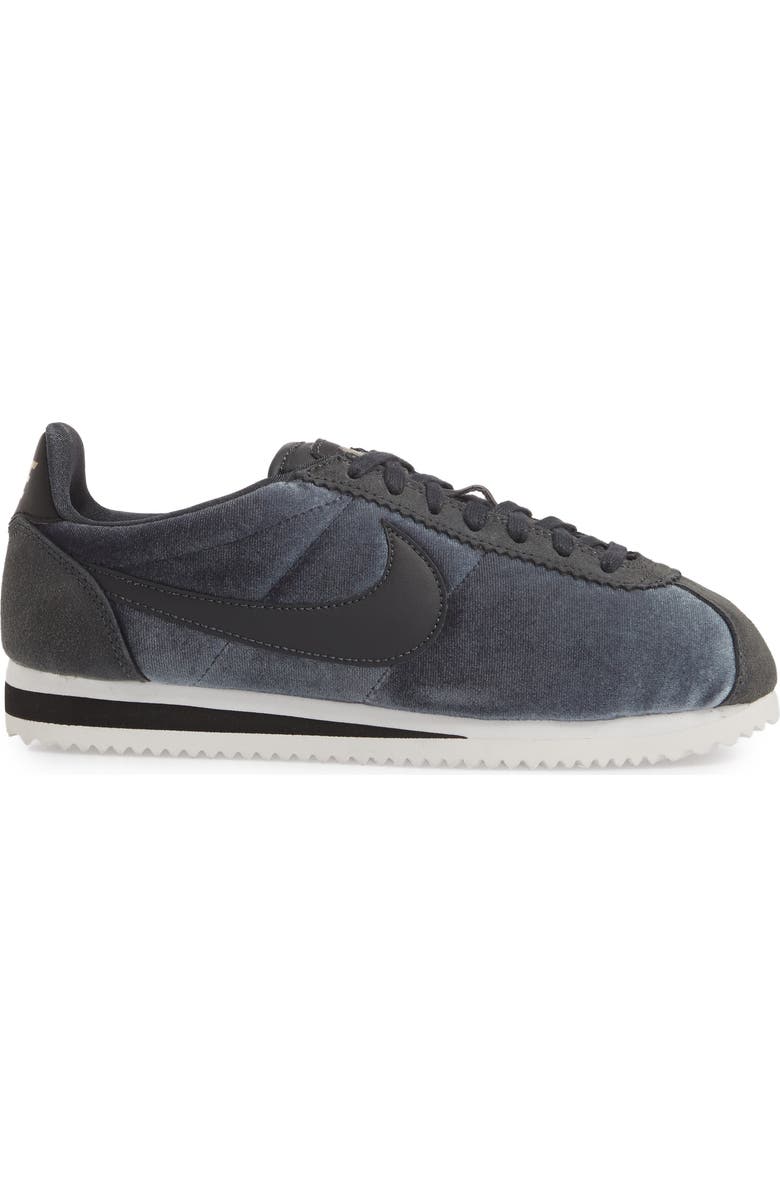 Nike Classic Cortez SE Sneaker, Alternate, color,