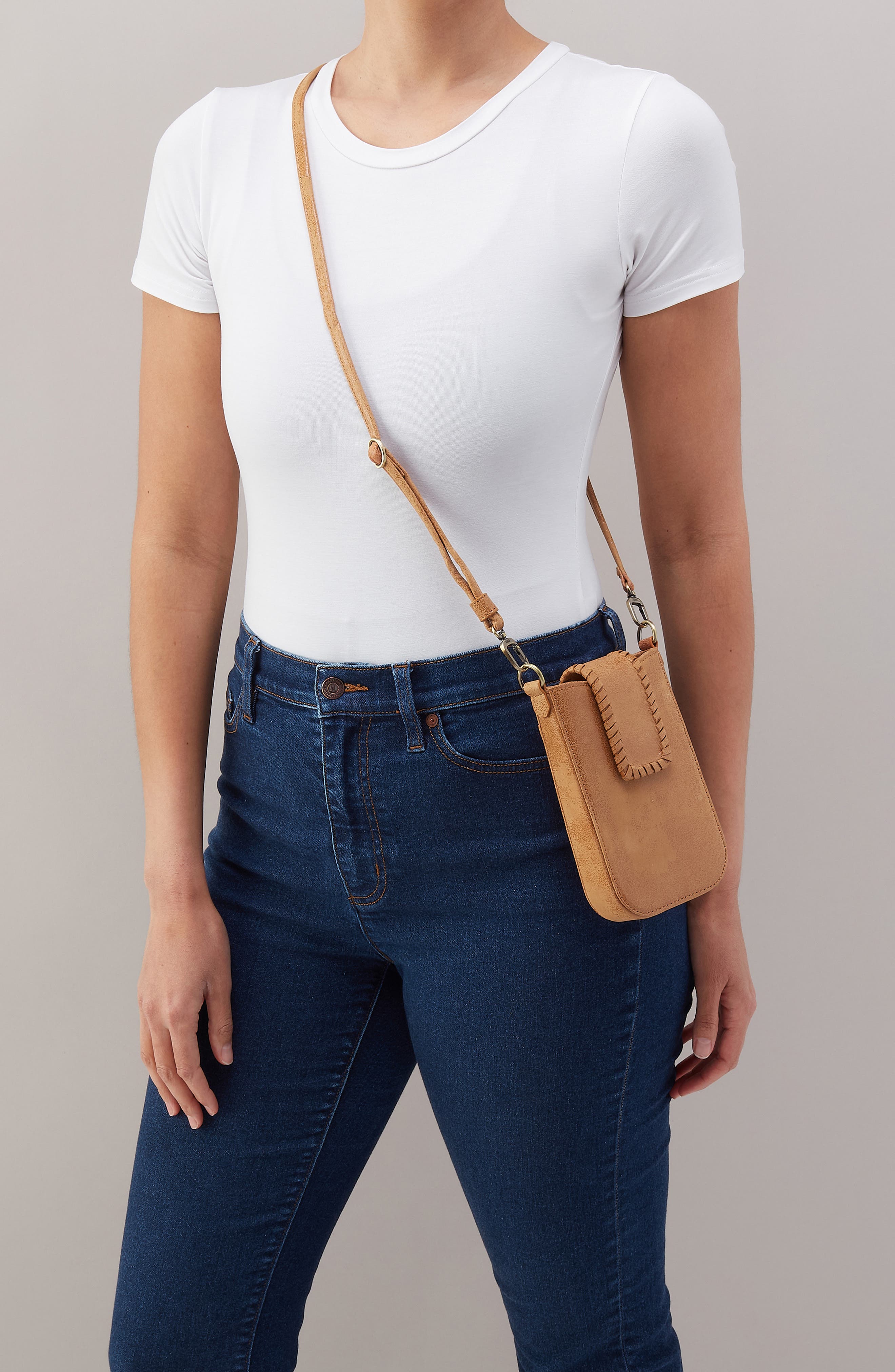 HOBO Expedition Leather Phone Crossbody Bag, Alternate, color, Whiskey