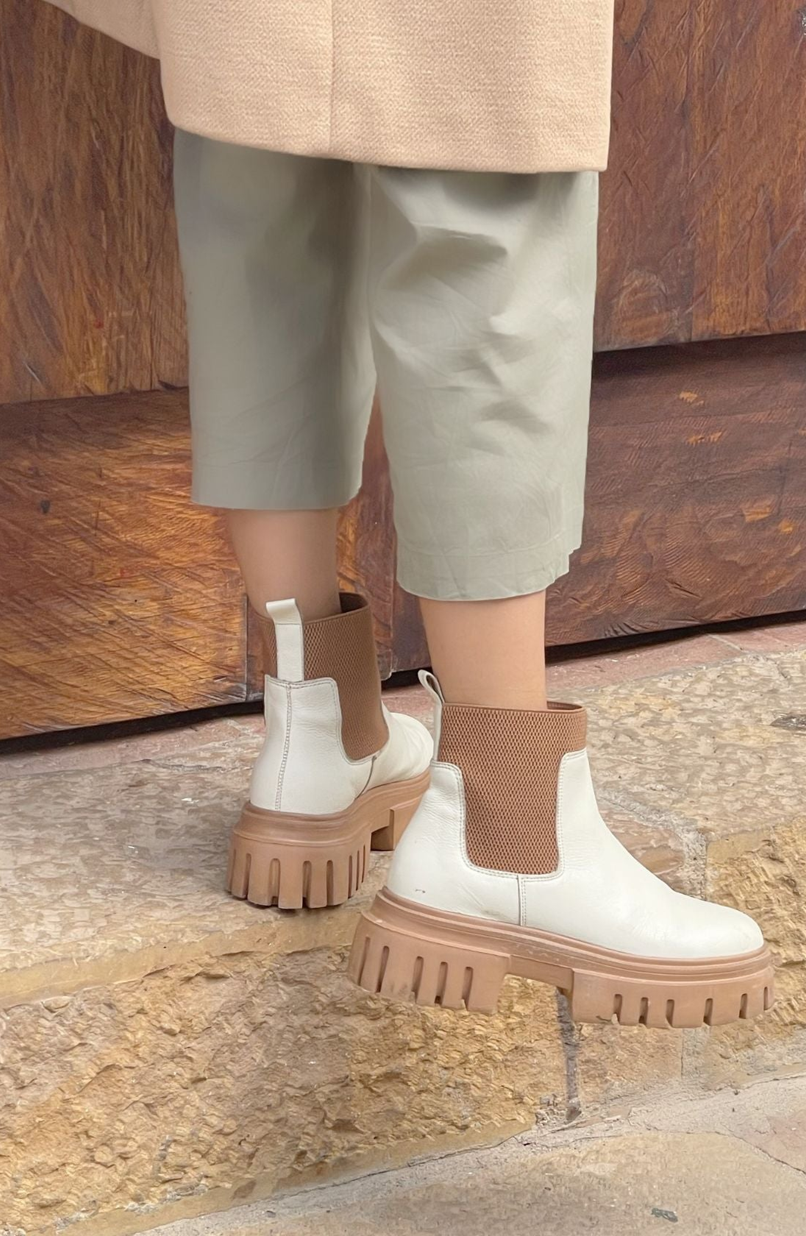 Agora Platform Chelsea Boots, Alternate, color, Off White