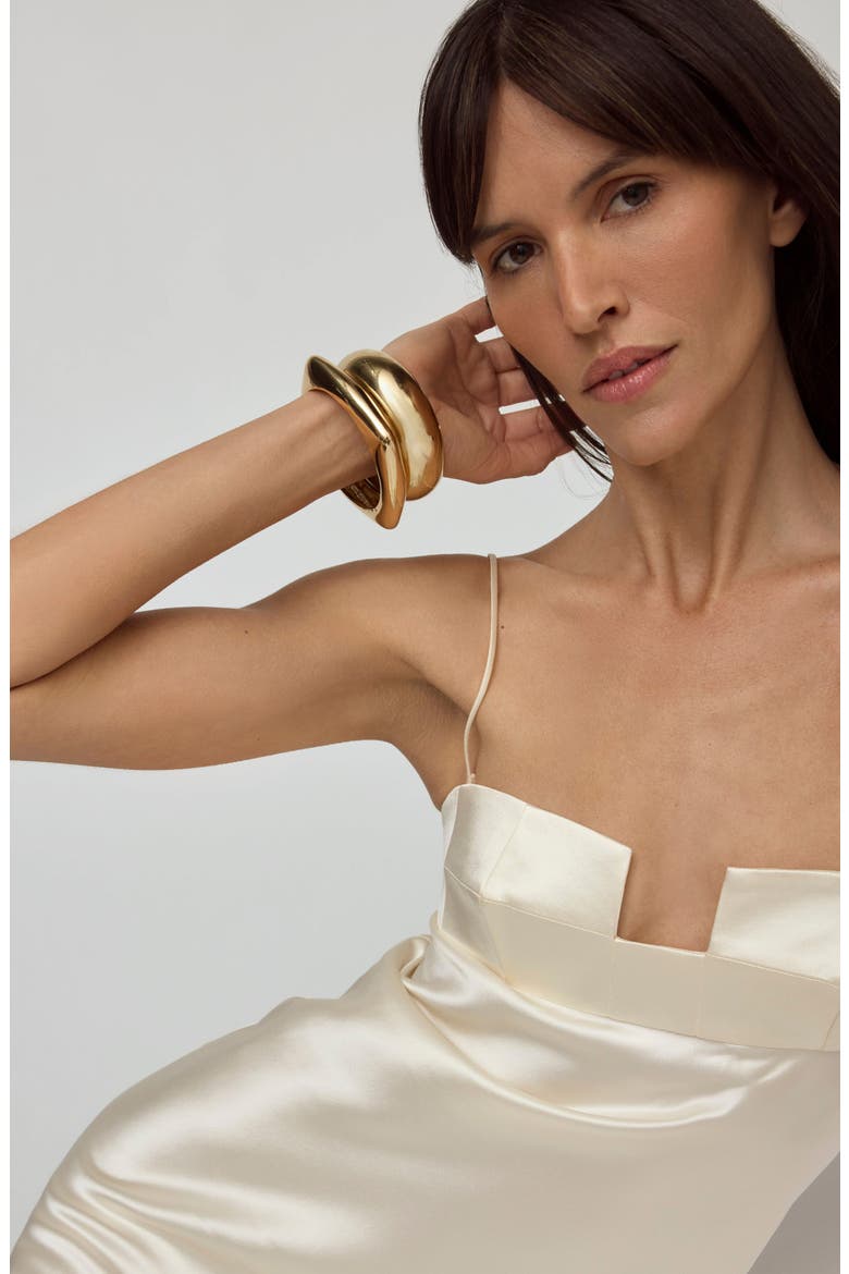 Square Bangle, Alternate, color, GOLD
