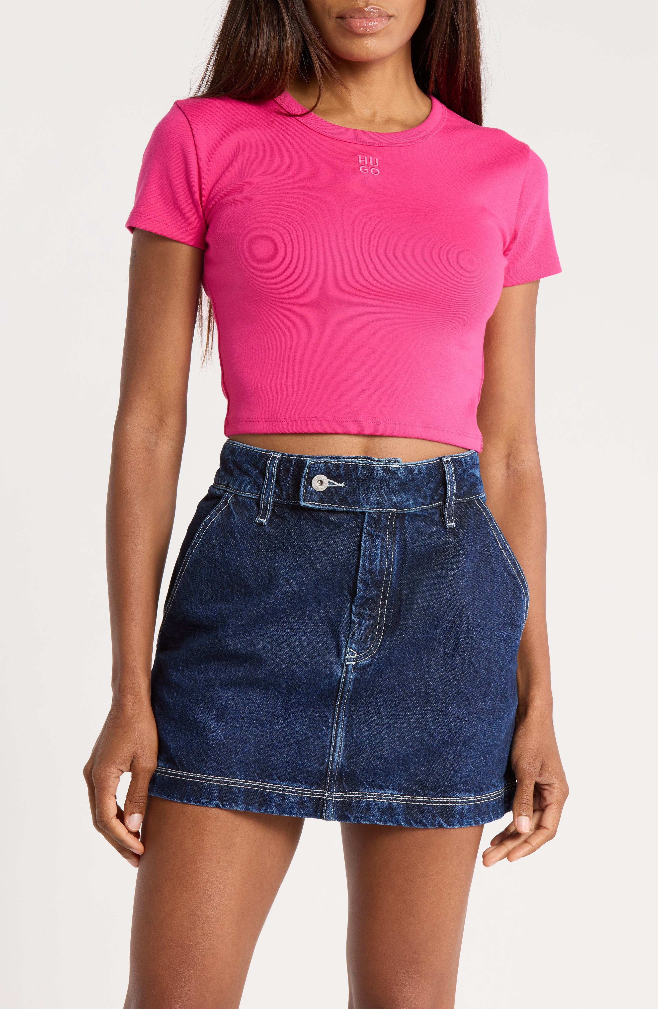 Delanor Logo Embroidered Crop T-Shirt