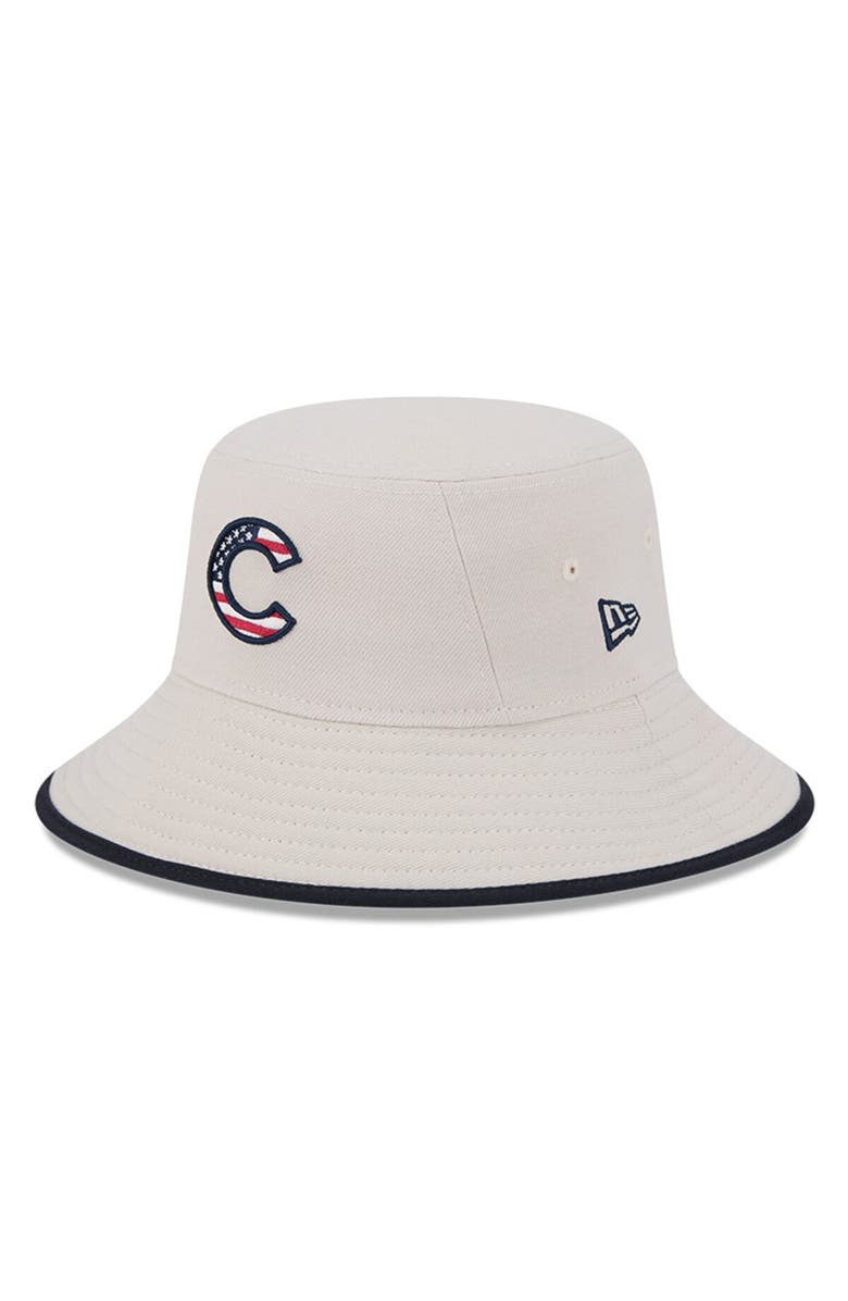New Era Men
s New Era Khaki Chicago Cubs 2024 Fourth of July Bucket Hat, Main, color, Khaki