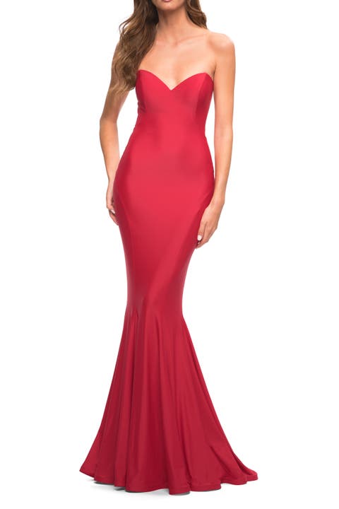 Chic Jersey Gown with Sweetheart Neckline