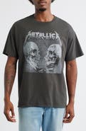 Merch Traffic Metallica Skull Graphic T-Shirt