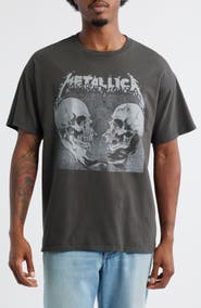 Merch Traffic Metallica Skull Graphic T-Shirt