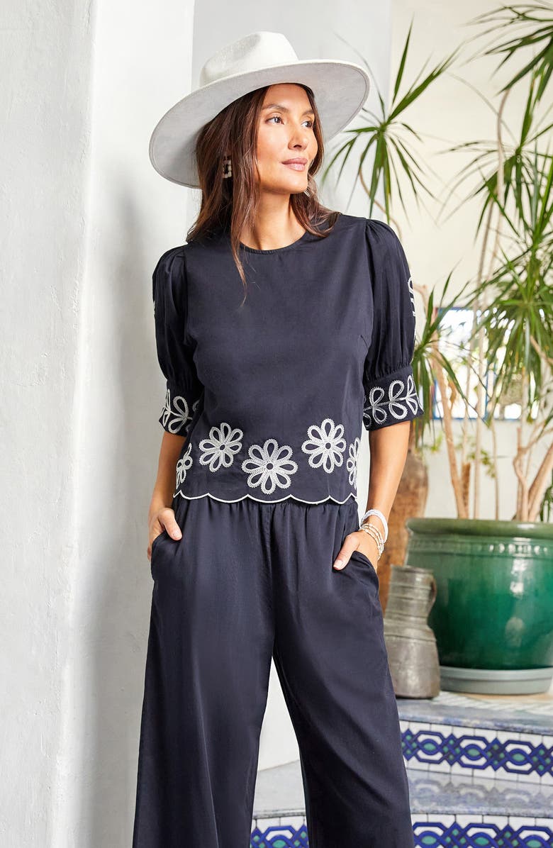 Karen Kane Embroidered Scallop Puff Sleeve Cotton Top, Alternate, color, Black/ Cream