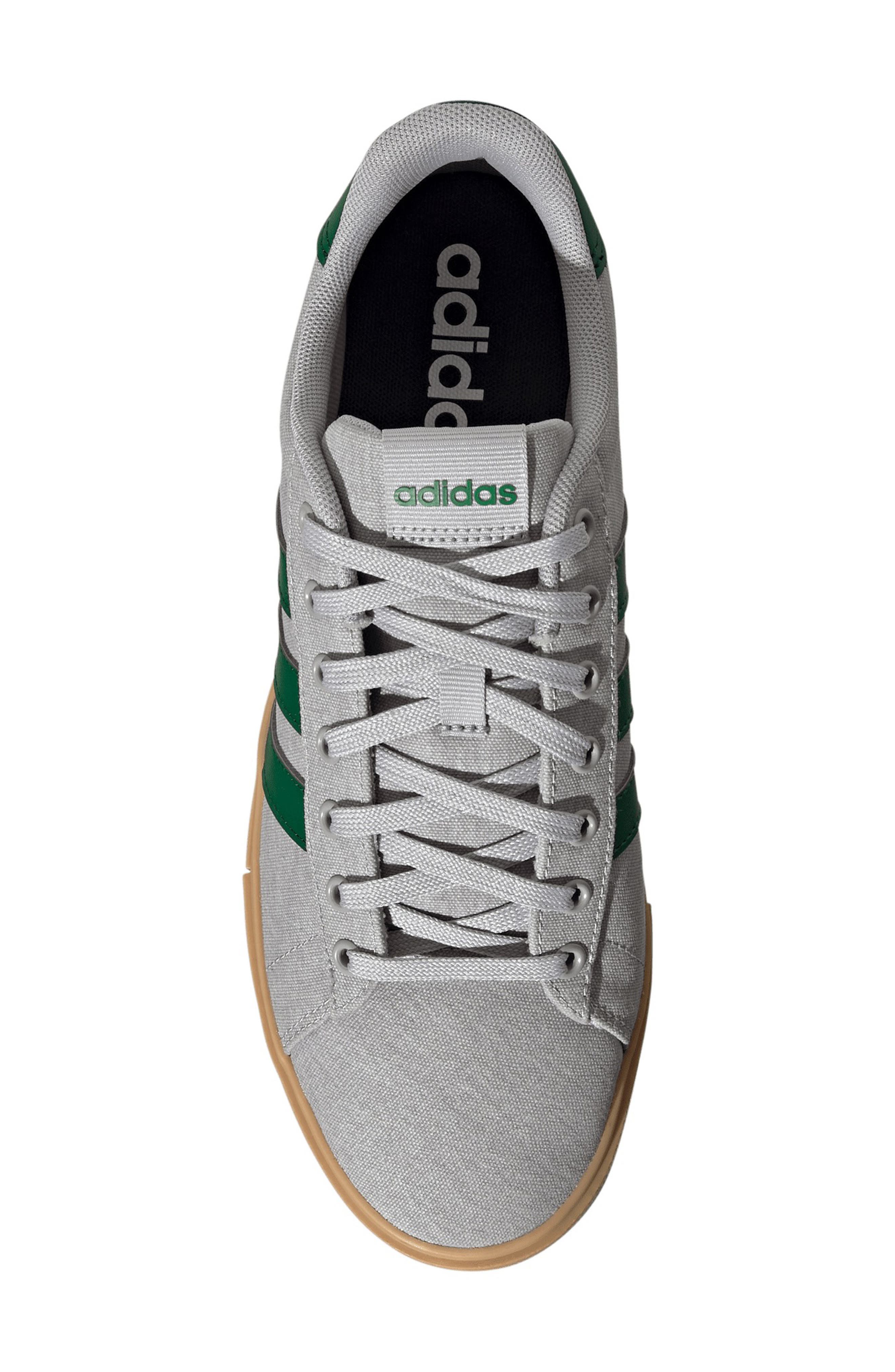 Gender Inclusive Daily 4.0 Sneaker, Alternate, color, GREY/ GUM/ COLLEGIATE GREEN