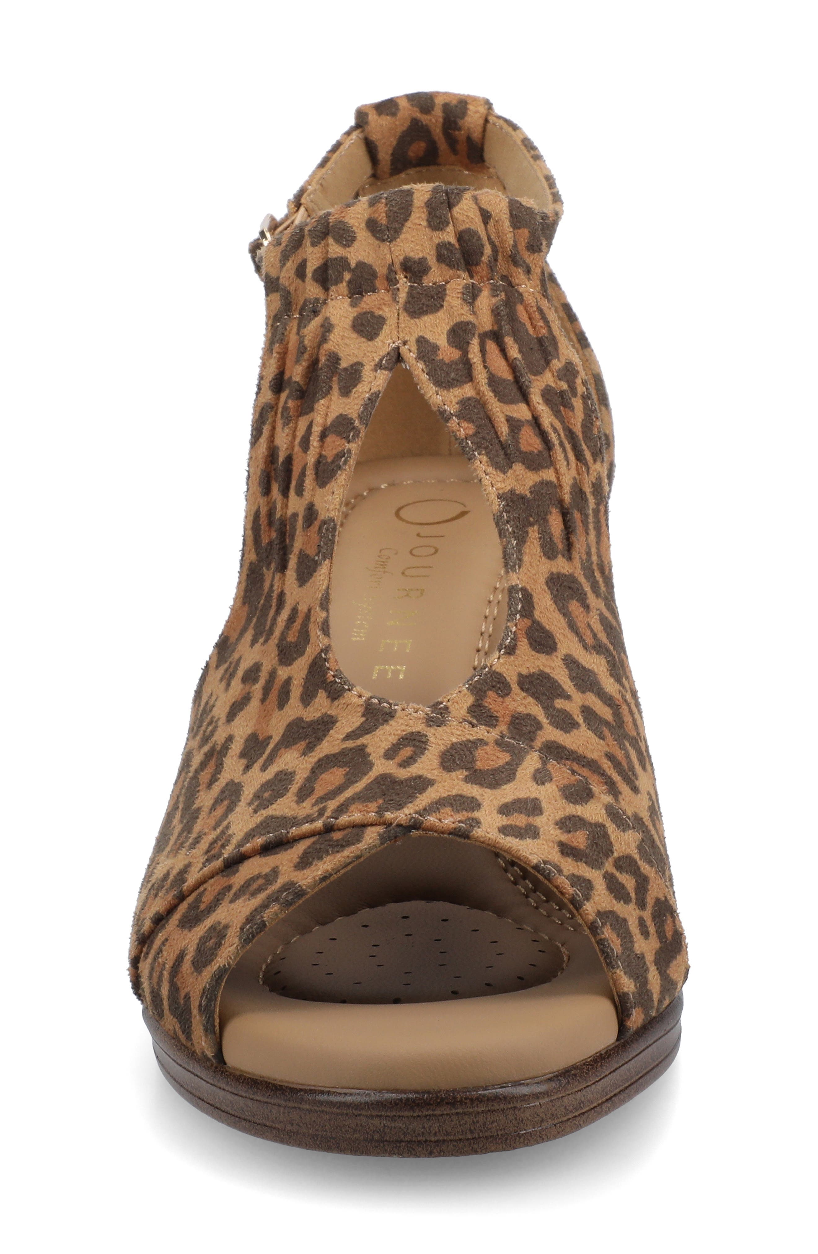 JOURNEE Kedzie Wedge Sandal, Alternate, color, LEOPARD