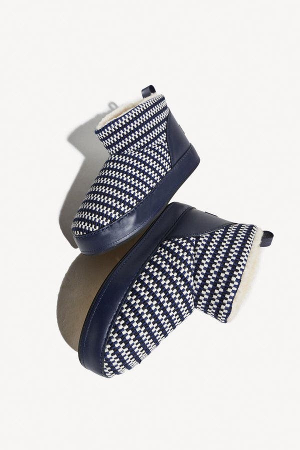 Juana Low Snow Boot, Alternate, color, Night