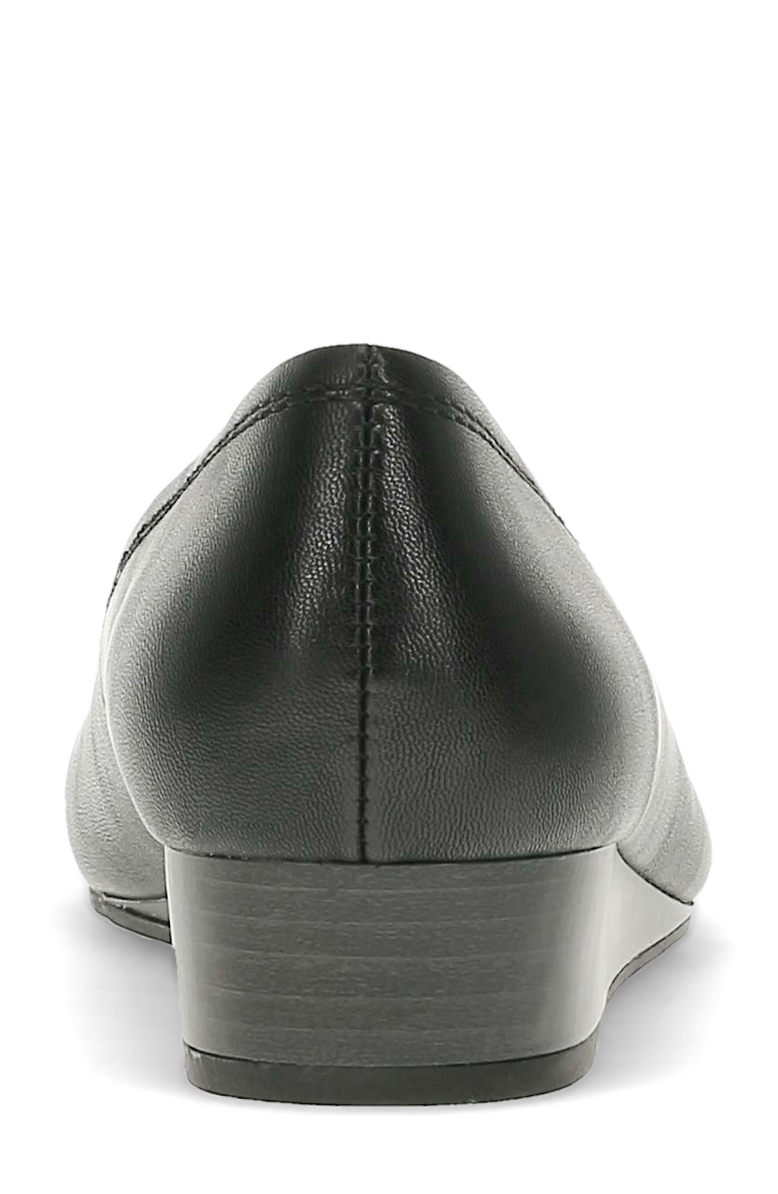 BARETRAPS Covette Casual Flat, Alternate, color, 