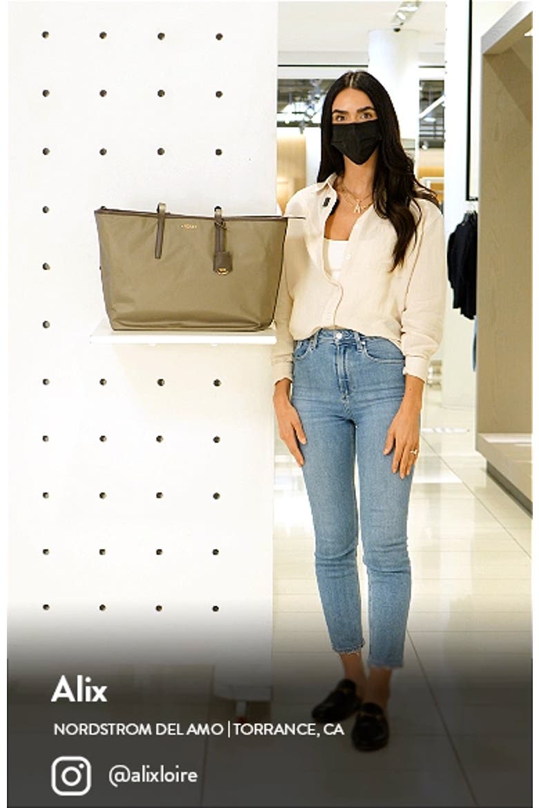 Voyageur Everyday Nylon Tote video