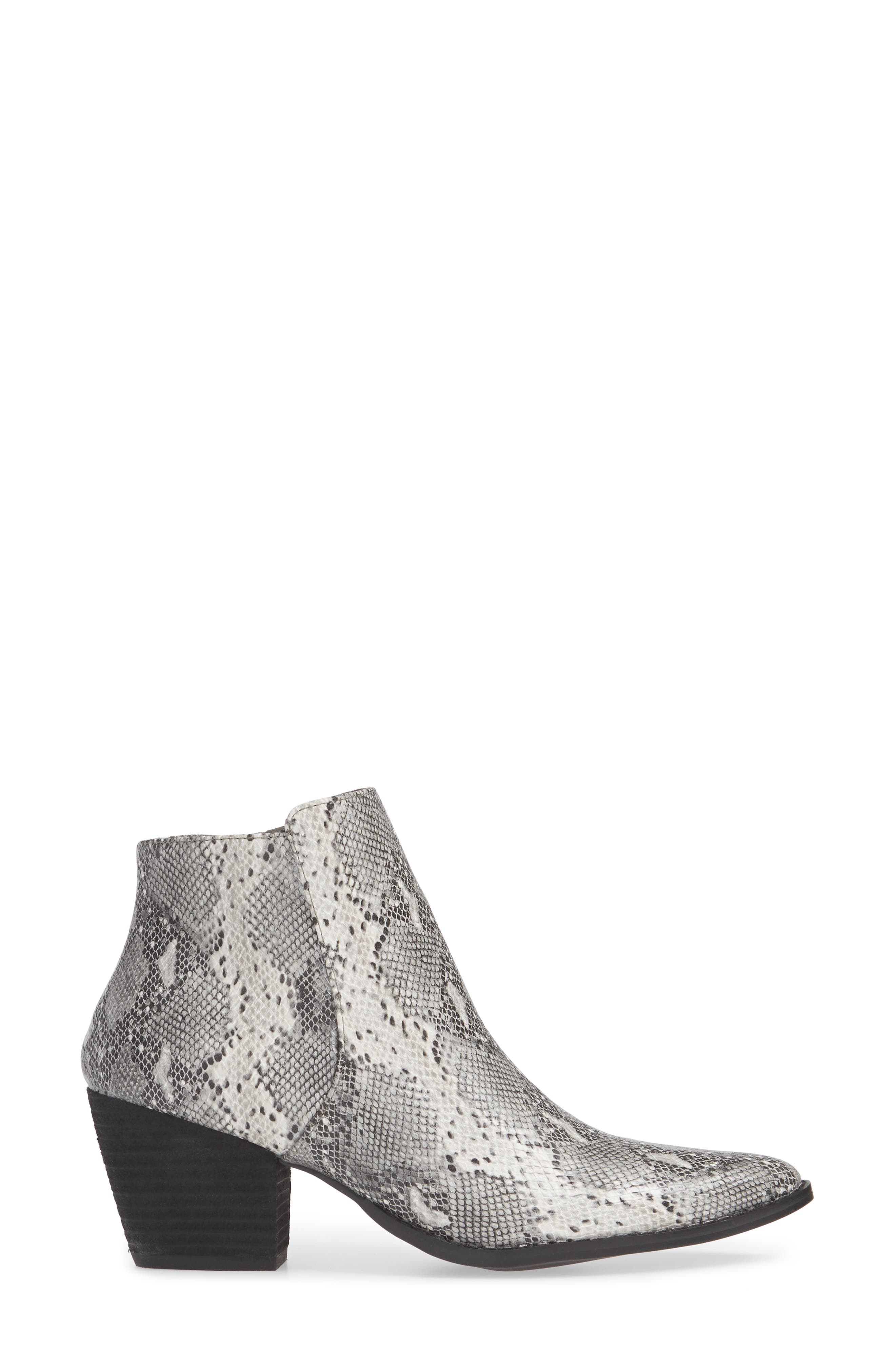 Coconuts by Matisse Astoria Block Heel Bootie, Alternate, color, 