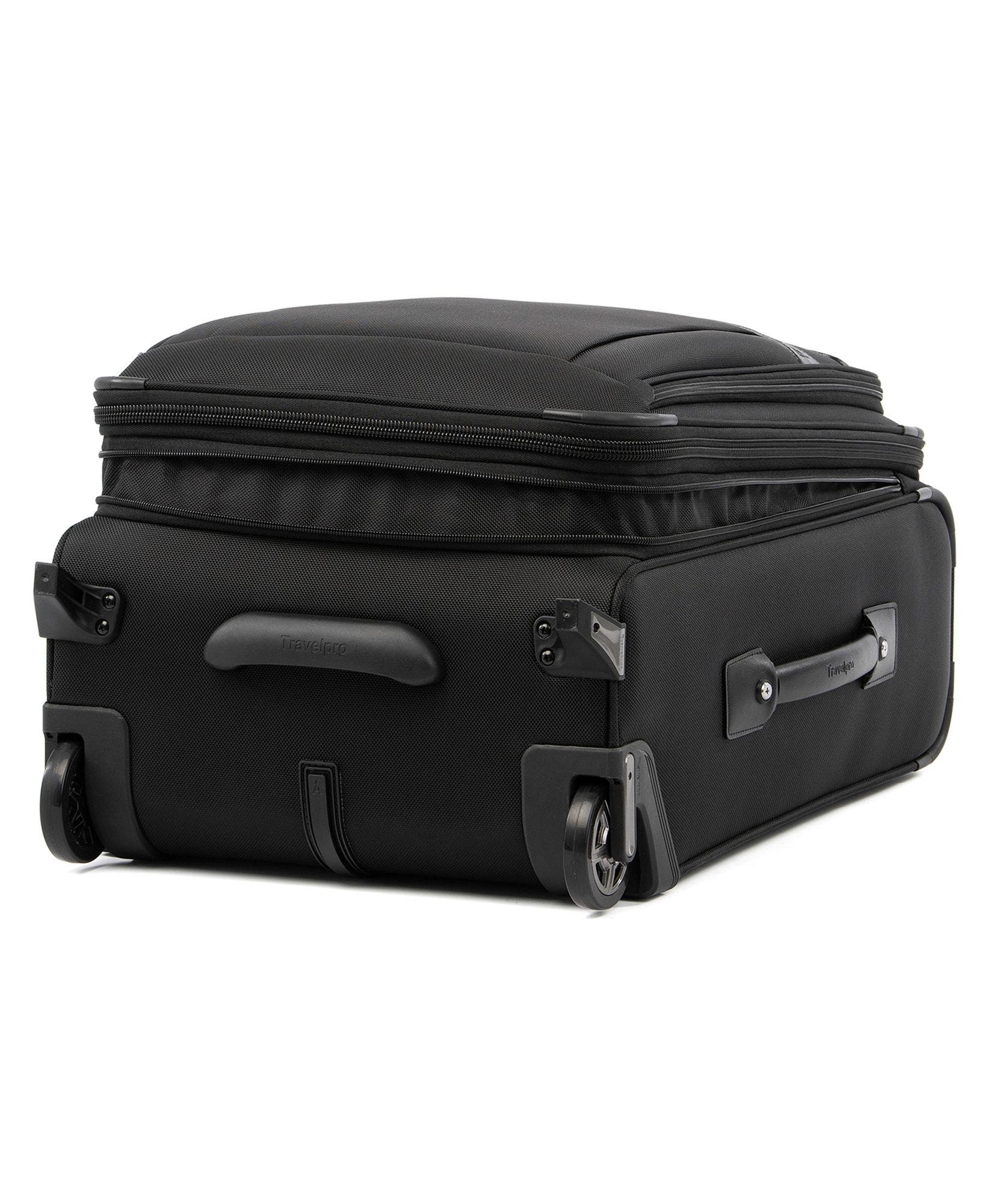 TRAVELPRO Platinum Elite Softside Expandable 22