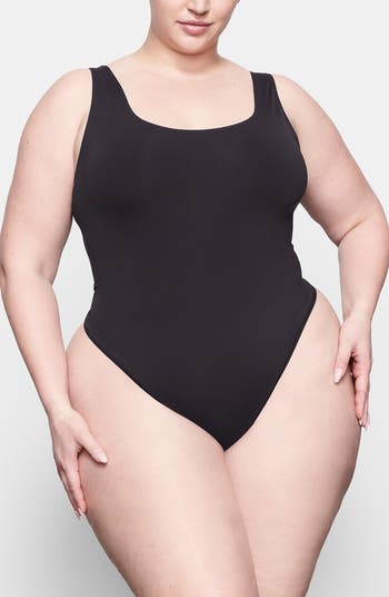 SKIMS smooth thong bodysuit NWT on sale black Large