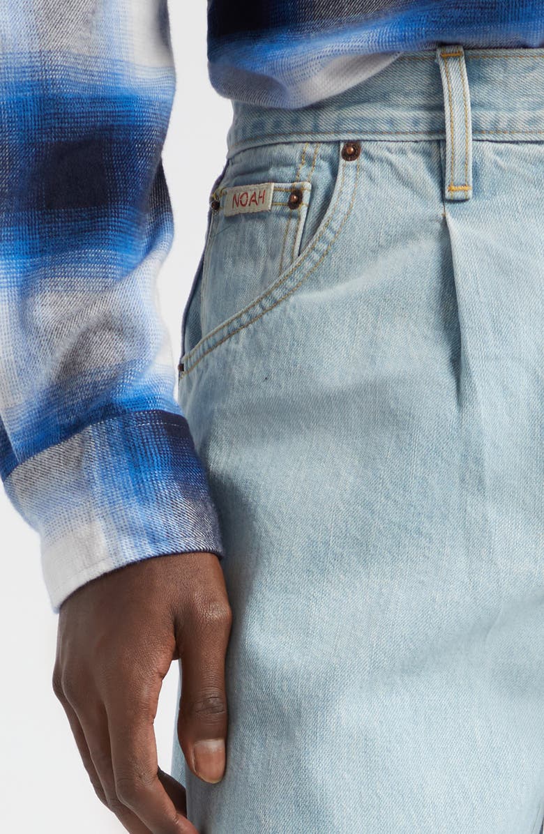 Noah Pleated Selvedge Straight Leg Jeans, Alternate, color, Light Wash