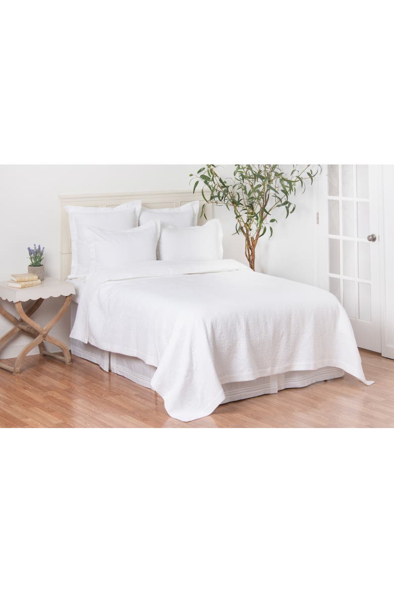 Jardin Matelass Full/Queen Coverlet, Main, color, White