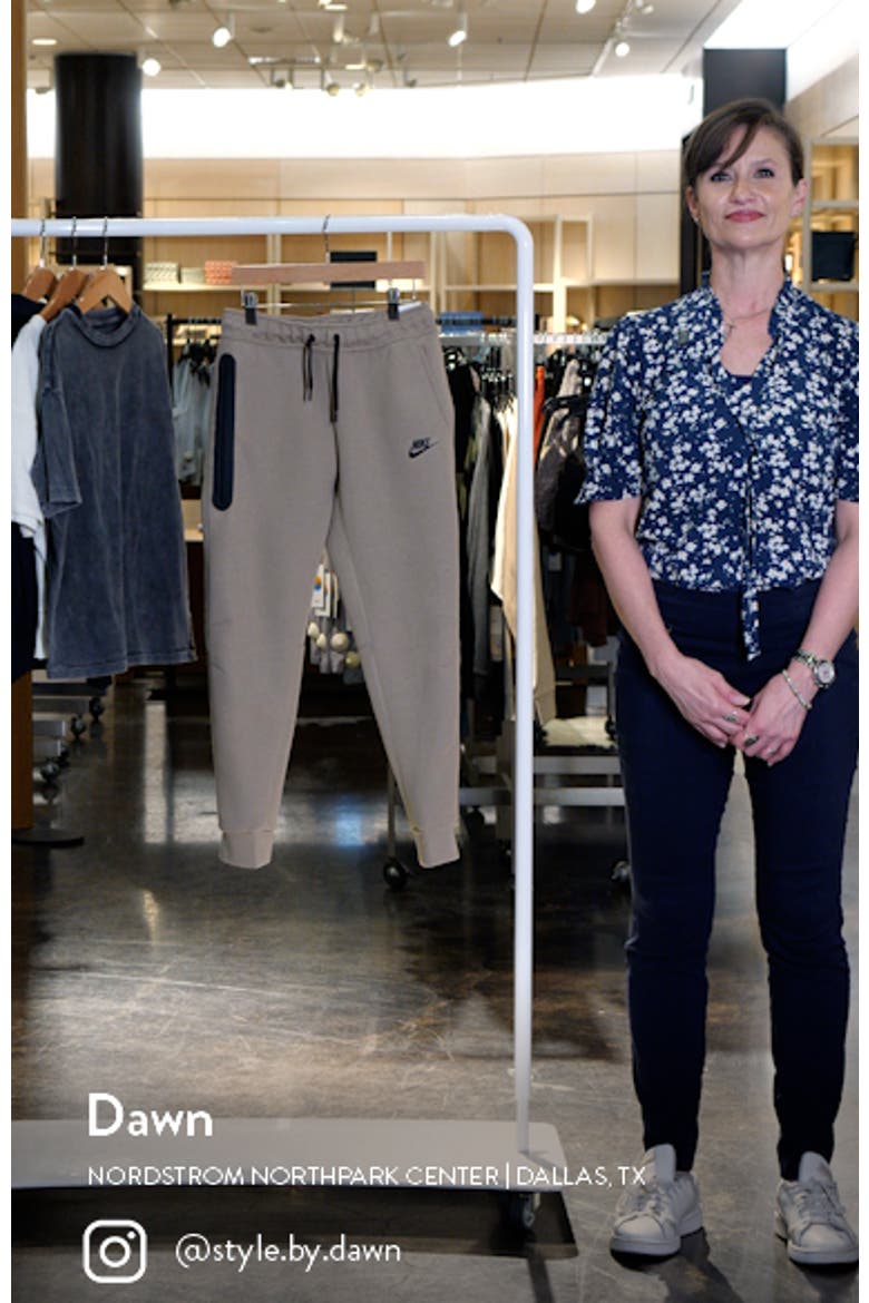 Kids' Tech Fleece Joggers video