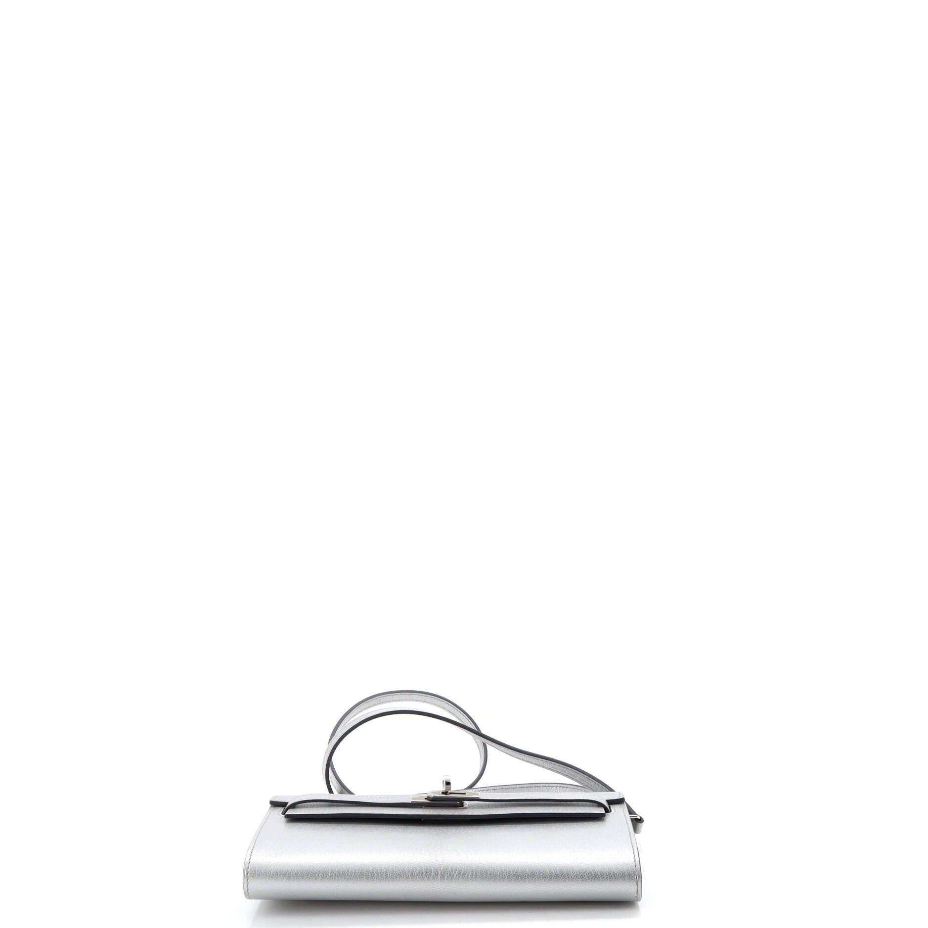 Kelly To Go Wallet Metallic Chevre Chamkilight, Alternate, color, Gris Argente