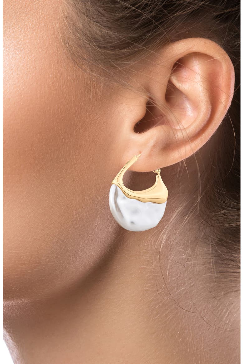 Faux Pearl Molten Hoop Earrings (Nordstrom Exclusive), Alternate, color, WHITE/ GOLD