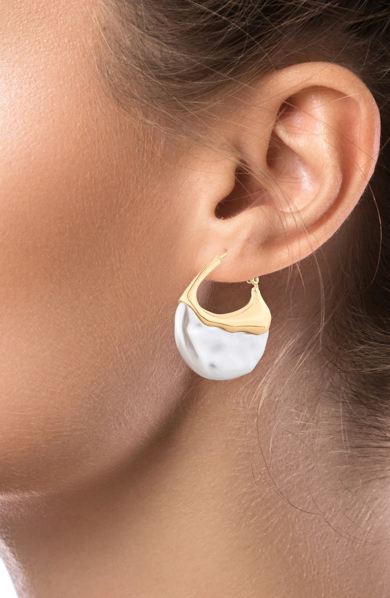 JARDIN Faux Pearl Molten Hoop Earrings, Alternate, color, 