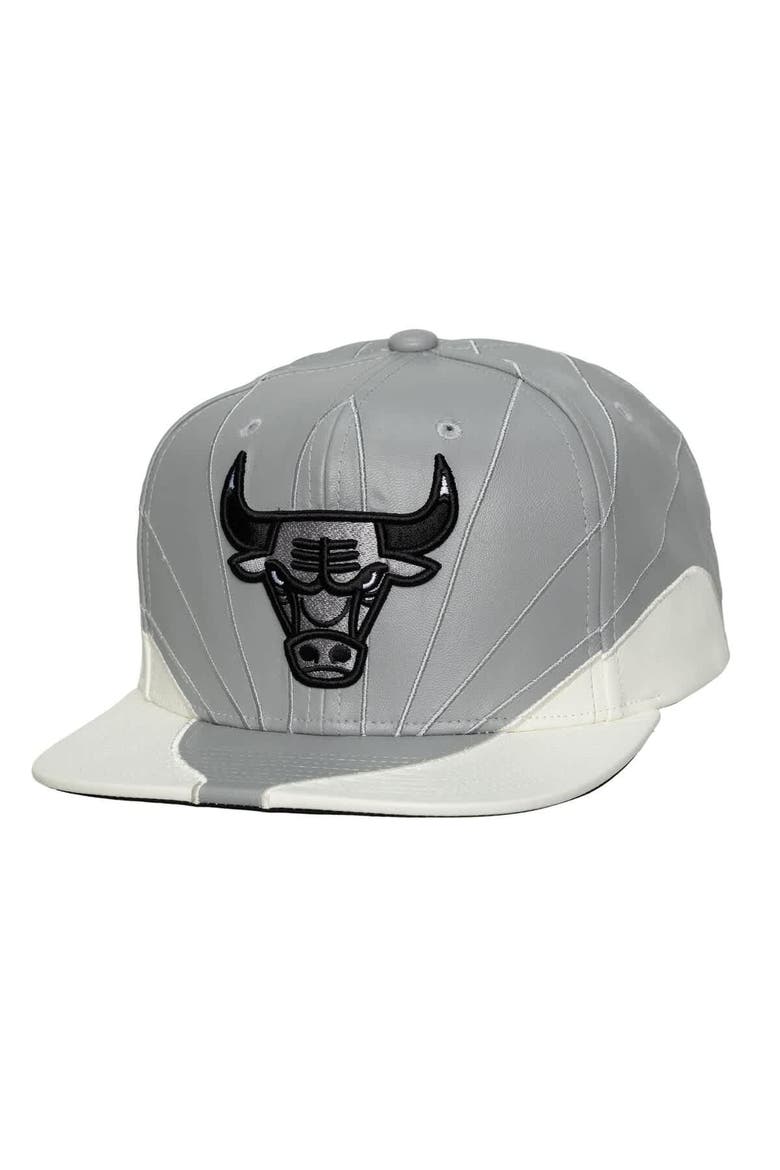 Gray/White Chicago Bulls Day 12 Two-Tone Faux Leather Snapback Hat, Main, color, Gray