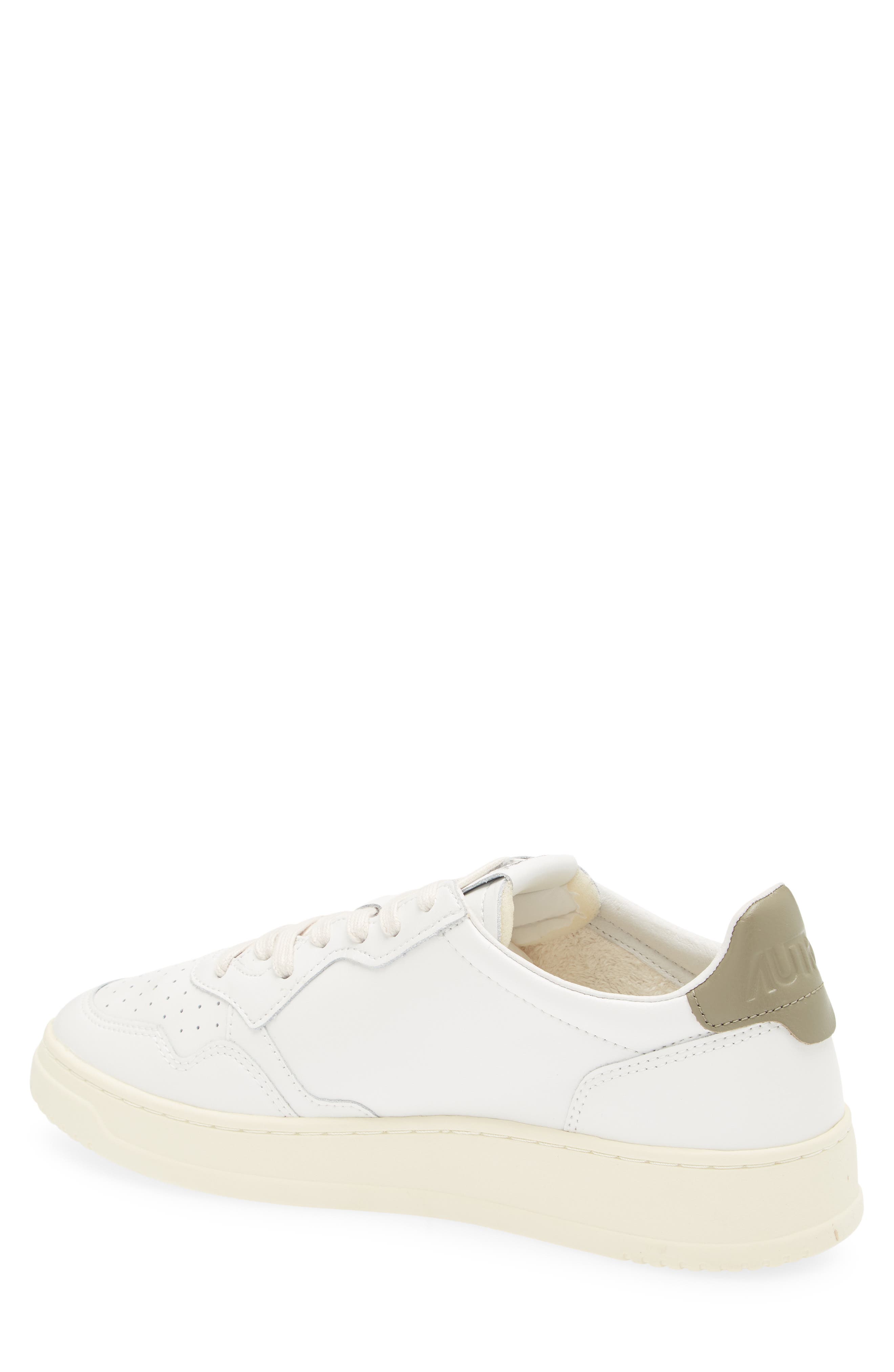 AUTRY Medalist Low Sneaker, Alternate, color, White Leather/ Red