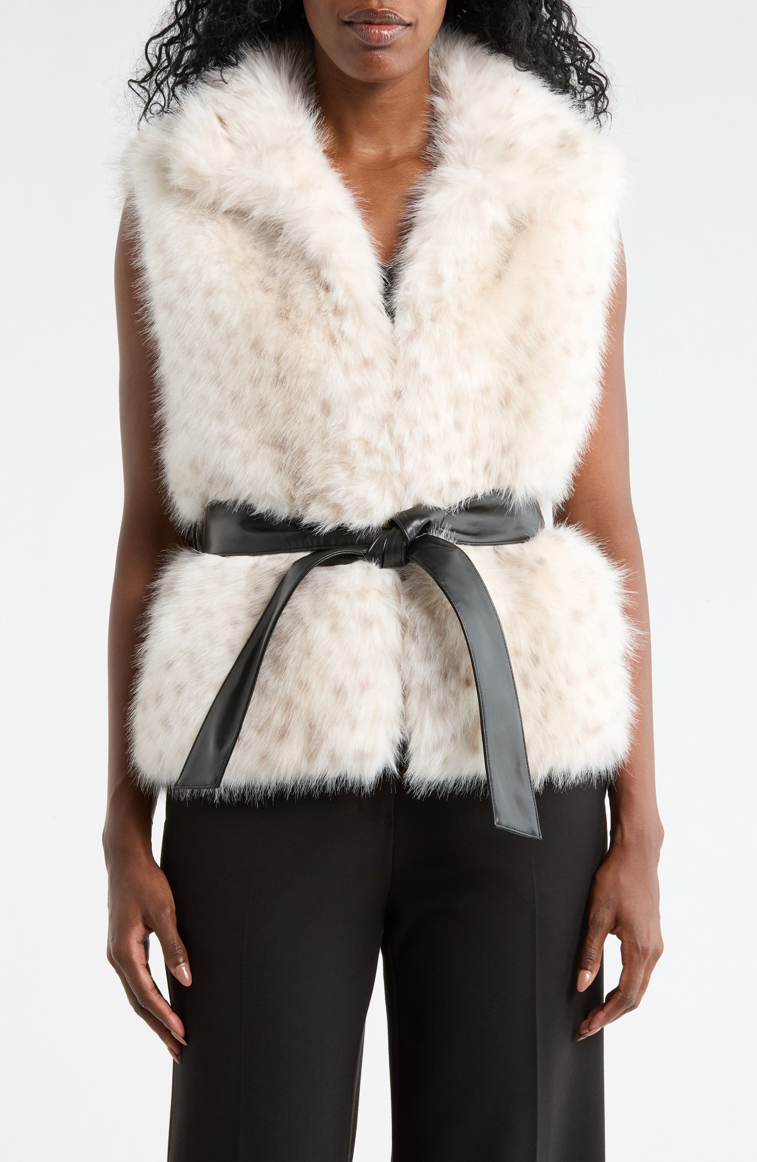 La Fiorentina Short Faux Fur Vest