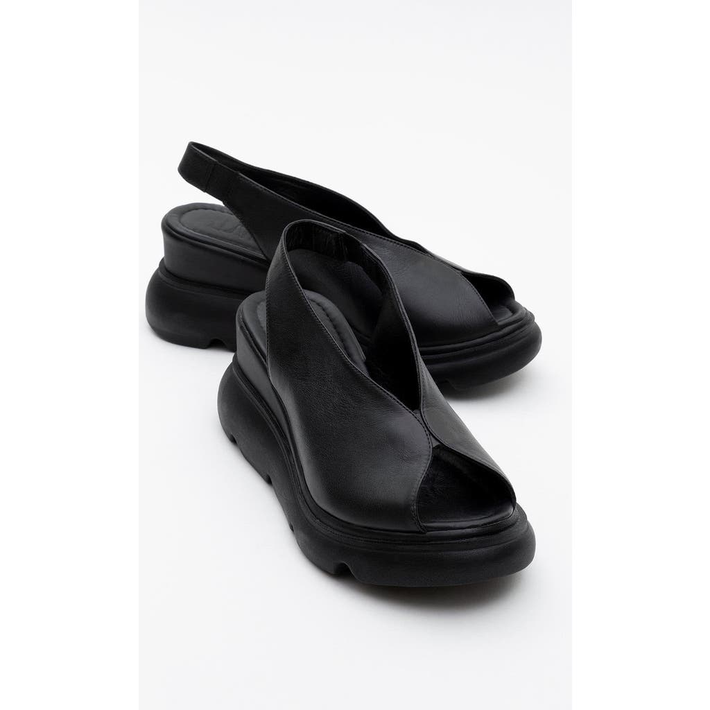 Forever & Always Shoes Sam Leather Platform Sandal In Black